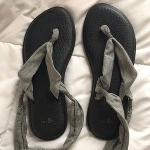 🌞Sanuk Tie Sandals🌞